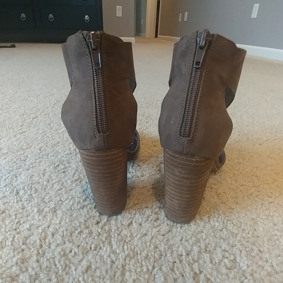 Brown suede chunky heel sandal - Picture 3 of 4